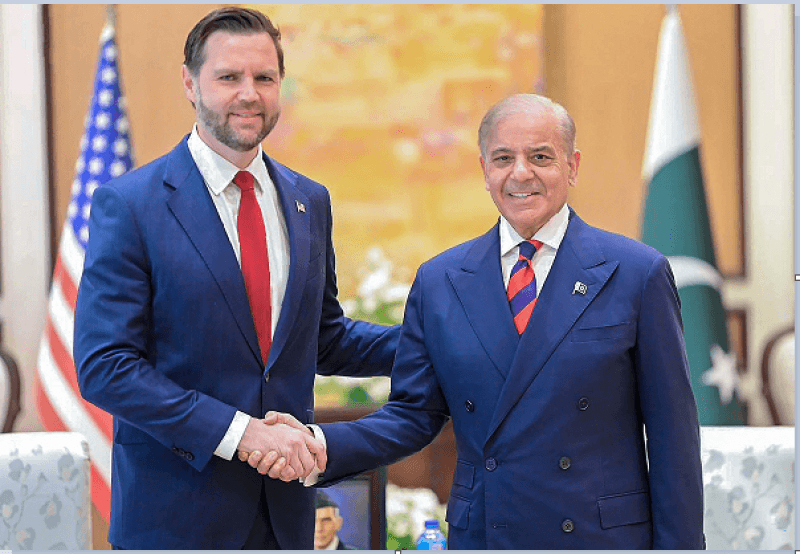 EE. UU. e Irán evalúan nuevas negociaciones en medio de tensión por bloqueo marítimo