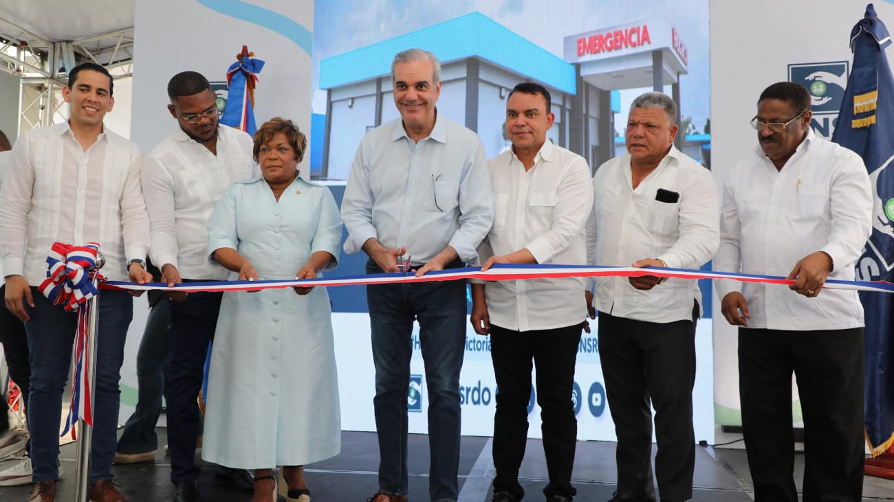 Abinader inaugura nueva emergencia hospitalaria y anuncia proyectos clave en La Victoria