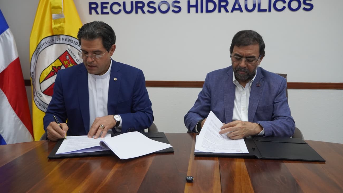 Indrhi y PUCMM firman acuerdo para fortalecer la gestión sostenible del agua
