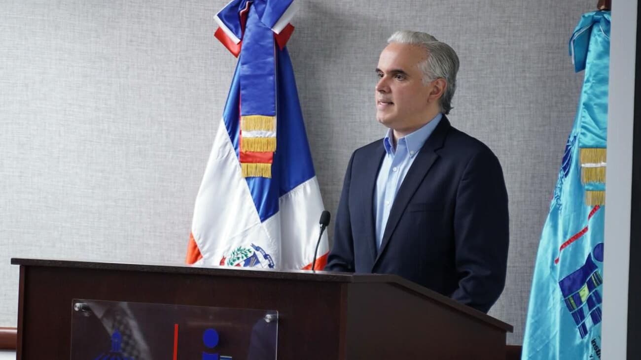 Minerd acelera preparativos para el año escolar 2026-2027