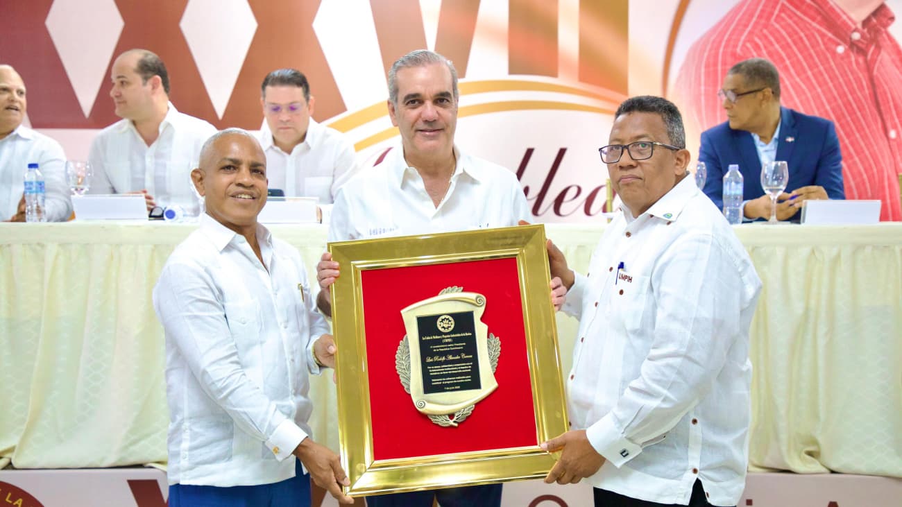 Abinader reafirma apoyo a industriales de la harina para mantener precios accesibles del pan