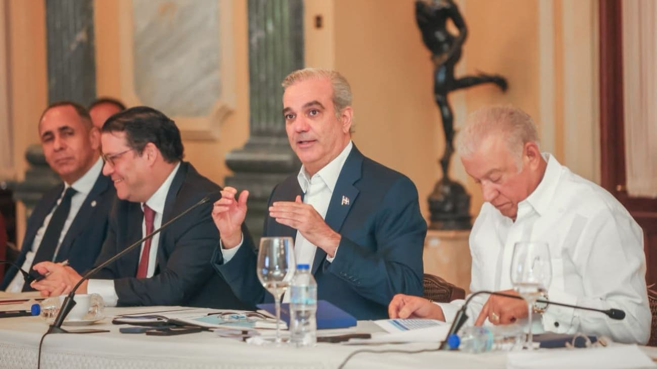 Abinader y sectores productivos coordinan acciones para preservar la estabilidad económica ante desafíos globales