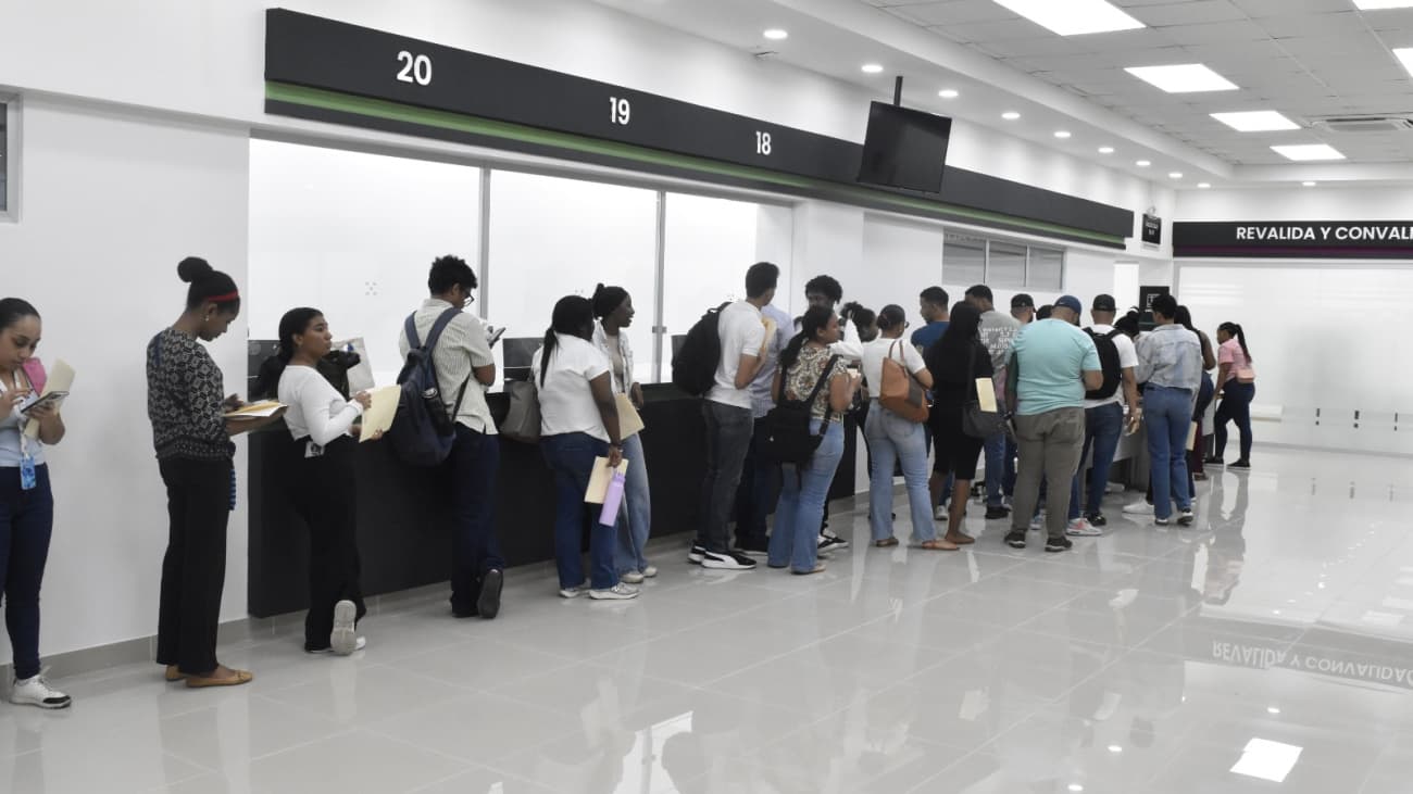 Mescyt fortalece el Sistema Nacional de Becas con jornada de actualización para estudiantes de la UASD