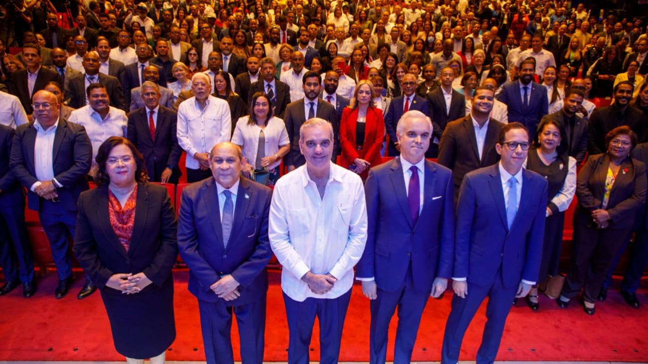 Abinader recibe resultados de la Consulta Nacional para transformar la educación dominicana