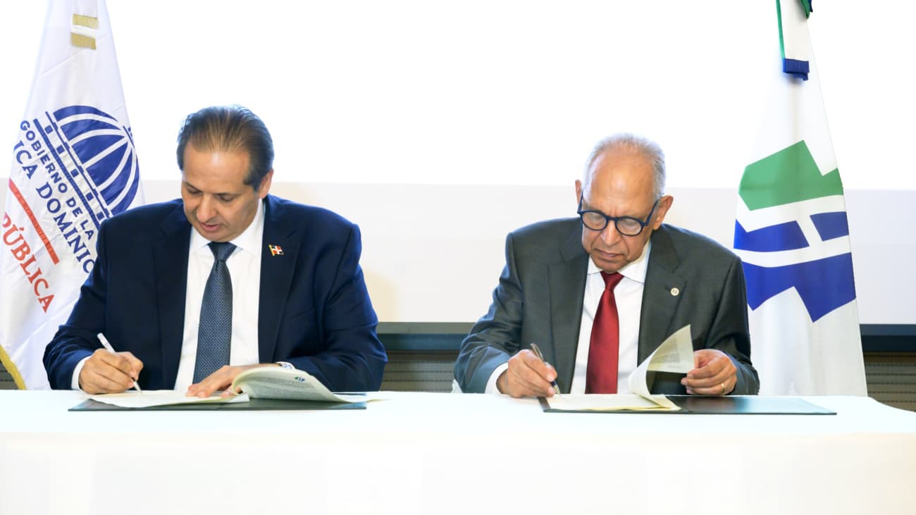 Salud Pública y HOMS firman alianza para fortalecer la atención de las hepatitis virales en el país