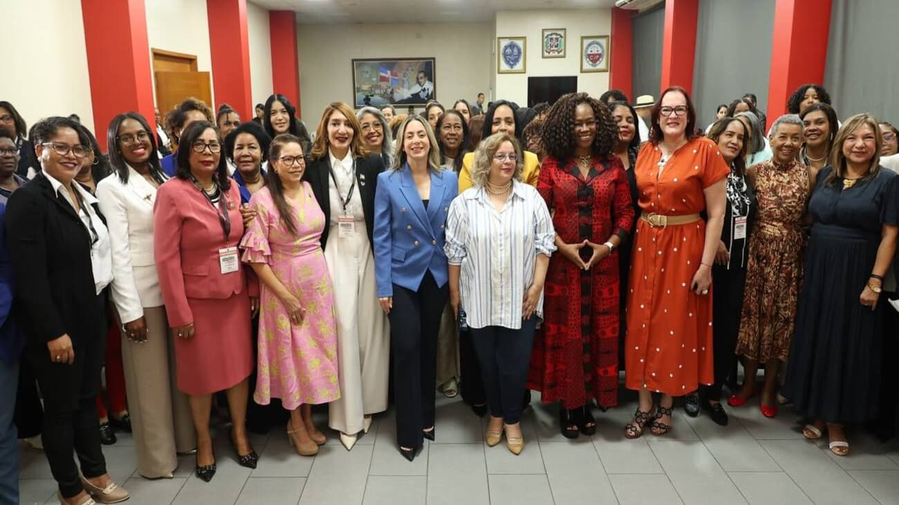 Lanzan coalición regional para facilitar el financiamiento electoral de las mujeres