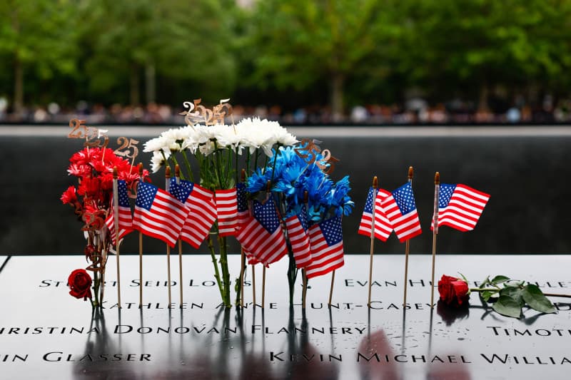 Familiares de víctimas conmemoran en Nueva York los 25 años de los atentados del 11 de septiembre