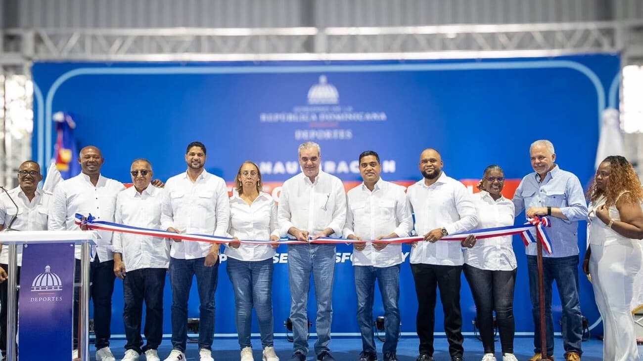 Abinader entrega techado multiuso en El Carril con inversión superior a RD$29 millones