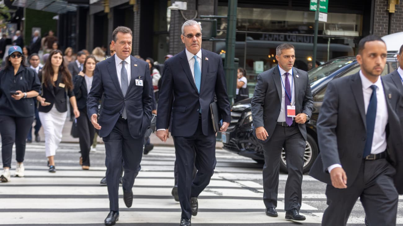 Abinader recorre a pie las calles de Nueva York durante su agenda por la Asamblea General de la ONU